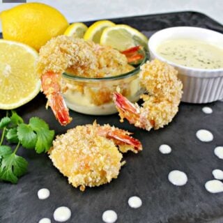 Crispy Breaded Shrimp. An incredible easy and quick recipe, serve as a starter or as party food. Oh so good! No frying either!