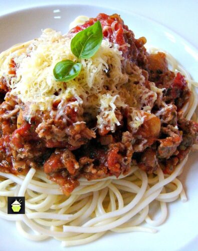 Simple Spaghetti Bolognese, an easy dinner using fresh ingredients and full of flavor, with a homemade tomato sauce