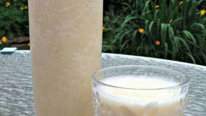 Creamy Honey Banana Smoothie 17 Creamy Honey Banana Smoothie. Quick and Easy to make and taste just like milkshake but without the cream or ice cream! | Lovefoodies.com