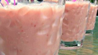 Creamy Banana and Strawberry Smoothie