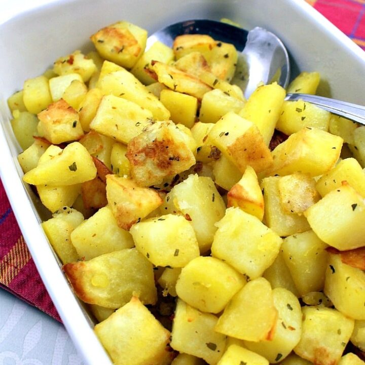 Easy Baked Garlic Potatoes Easy Baked Garlic Potatoes. Delicious baked brunch or side dish, quick and easy to prepare. Uses simple ingredients from your pantry. Lots of flavor & serving suggestions too!