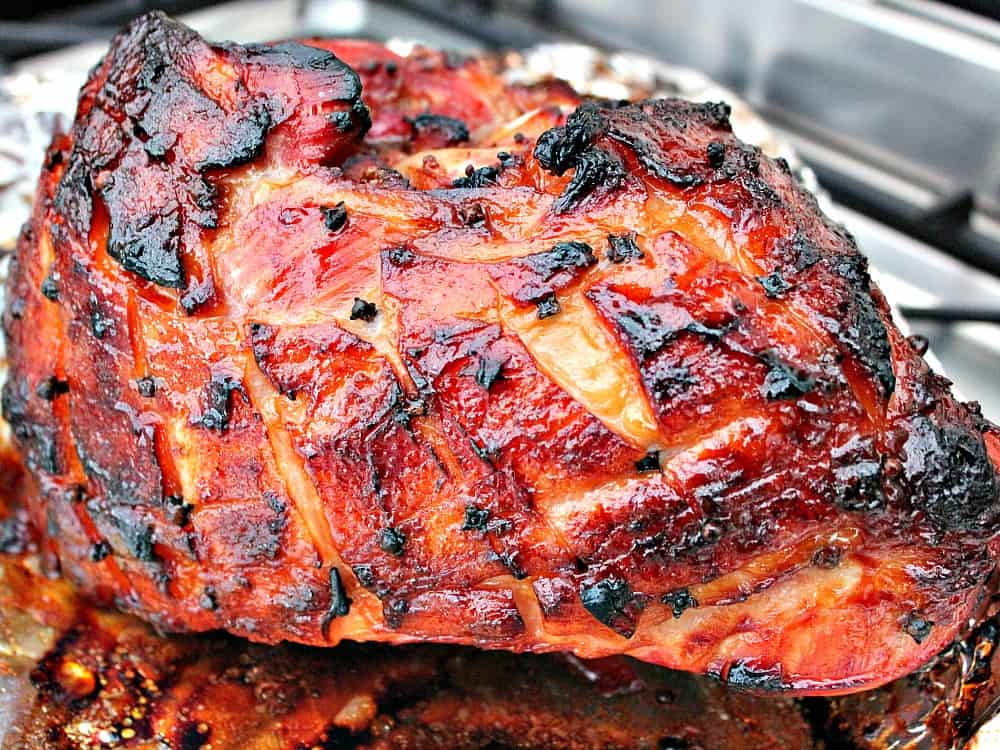 Honey Glazed Ham. Super easy recipe and guaranteed to be packed full of flavour and very moist. Perfect served warm or cold, or both!