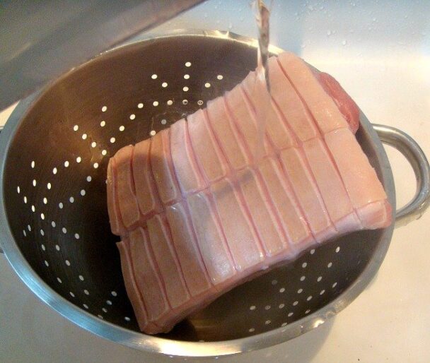 Moist Roast Pork and Crackling Lovefoodies