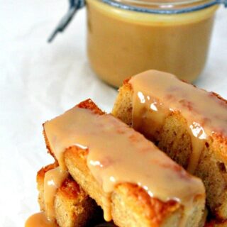 Mini Caramel Cakes