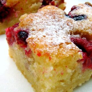 Raspberry and White Chocolate Bars. A delicious and easy recipe, perfect with a nice cup of tea!