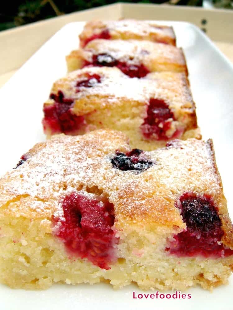 raspberry and white chocolate cookie cakes