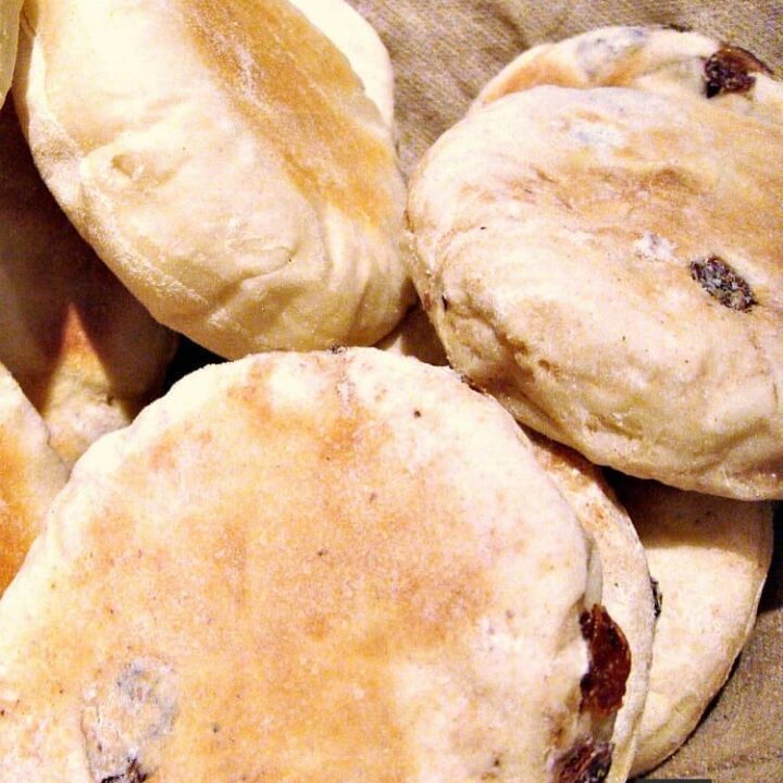 Easy Cinnamon and Raisin English Muffins Cinnamon & Raisin English Muffins - Delicious opened and served warm with a nice spread of butter on each half! Easy stove top recipe.
