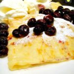 How to Make Crepes (Thin Pancakes) Quick & Easy guide with lots of filling suggestions too! Great if you need a 'quick fix' dessert too!