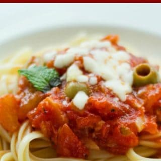 How to Make Mix n Match Tomato and Basil Sauce. Great for those on a budget or in a rush. Don't buy those jar sauces anymore, make your own and you won't look back! | Lovefoodies.com