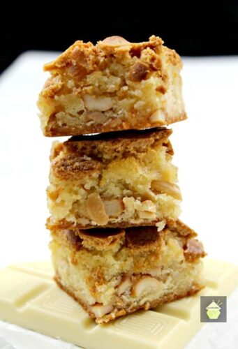 White Chocolate Cashew Blondies. A delicious brownie recipe with great flavors. Really easy recipe too!
