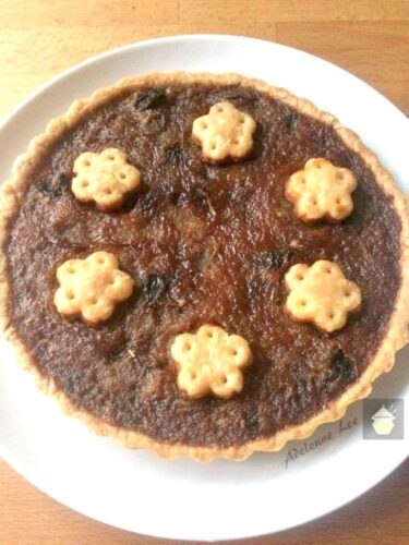 Canadian Butter Tart. A wonderful butter and raisin tart very famous in Canada!