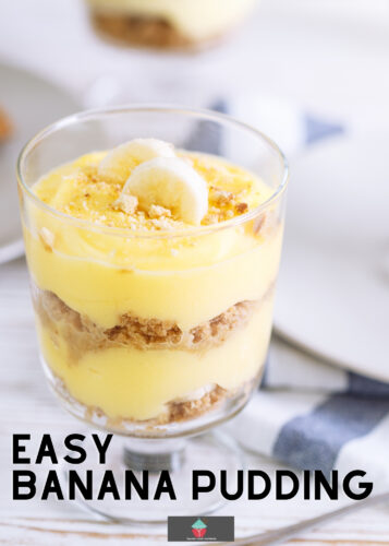 Easy Banana Pudding, made up of creamy layers of vanilla pudding, freshly sliced bananas, vanilla wafers cool whip and cream cheese. A great trifle type dessert