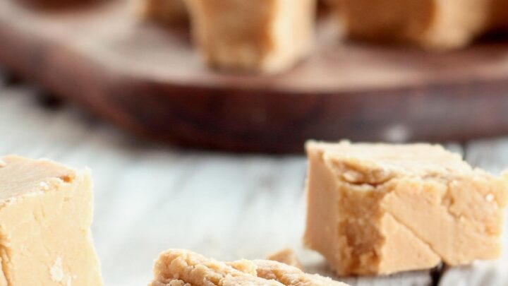 Easy Creamy Peanut Butter FudgeH