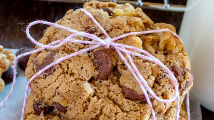 Grandmas Chocolate Chip and Walnut CookiesH