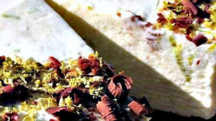 Lime and Chocolate Cheesecake. An easy No-Bake Cheesecake with zingy lime and chocolate running throughout a creamy cheesecake filling on a chocolate base. Delicious!