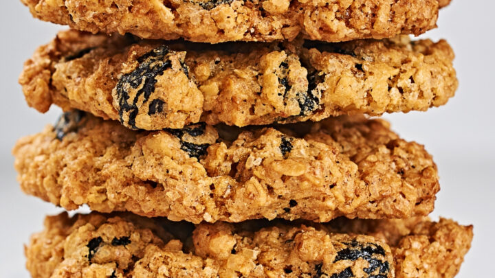 Oatmeal Raisin CookiesH