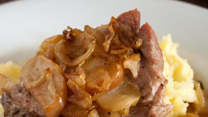 Slow Cooker Pork Chops with SauceH