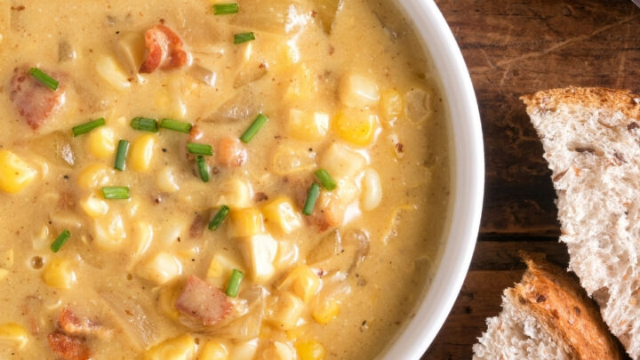 Slow Cooker Smoky Bacon and Corn ChowderH1