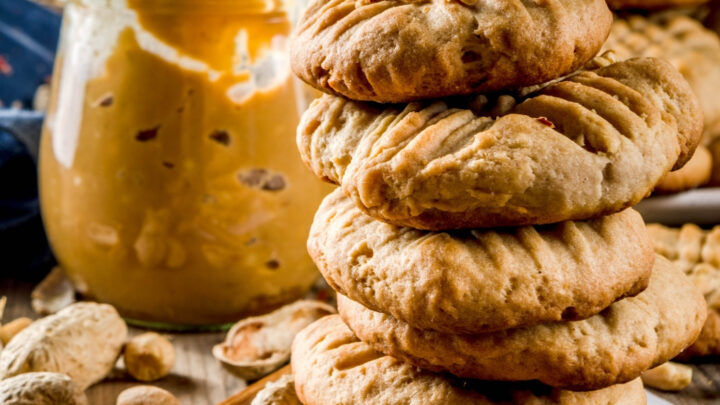 Soft and Creamy Peanut Butter CookiesH