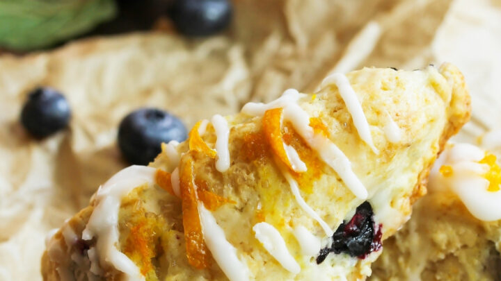 Easy Blueberry SconesH