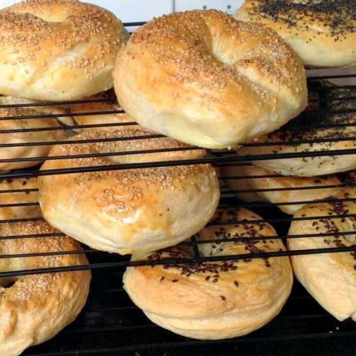 Homemade Fresh Bagels Homemade Fresh Bagels - Great instructions and recipe for how to get your bagels perfect! What toppings would you choose? Sweet or Savory?