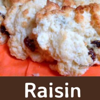 Raisin Scones! A very easy and quick recipe, perfect with a cup of tea!