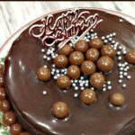 Ultimate Chocolate Cake 3 Ultimate Chocolate Cake with a great ganache. Every chocolate lovers dream! | Lovefoodies.com