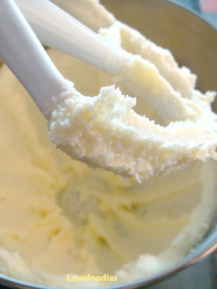 Can i use cake flour for banana bread 5 The BEST Banana Loaf Pound Cake is a super moist, made from scratch recipe with mashed bananas. Great for breakfast, brunch or dessert. An excellent, easy banana cake