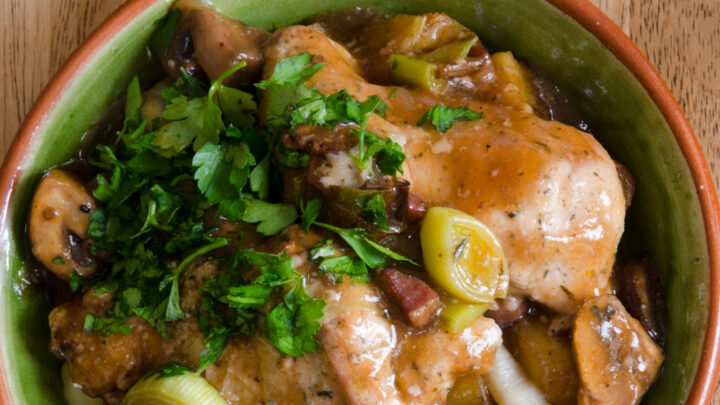 Easy Chicken in White Wine SauceH