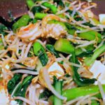 Easy Shrimp and Vegetable Stir Fry Additions of tofu, shrimp, and lovely Chinese vegatables quickly cooked in a delicious Asian sauce makes for a fantastic dinner | Lovefoodies.com