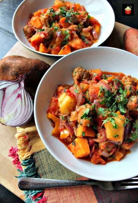 Sausage and Sweet Potato Dinner. A really quick, easy and budget friendly stove top recipe, suitable as a weekday meal or a gathering! Fantastic flavors using lovely fresh ingredients. | Lovefoodies.com