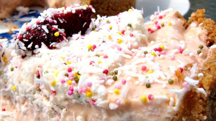 Creamy Strawberry Coconut PieH