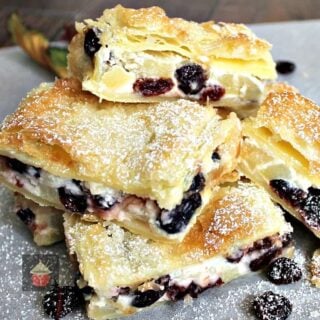 Apple and Cranberry Crescent Roll Cream Cheese Bars. An incredibly easy recipe with fantastic flavors! | Lovefoodies.com