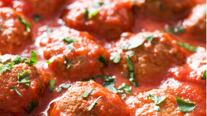 Spanish Meatballs in Garlic Tomato Sauce AlbondigasH