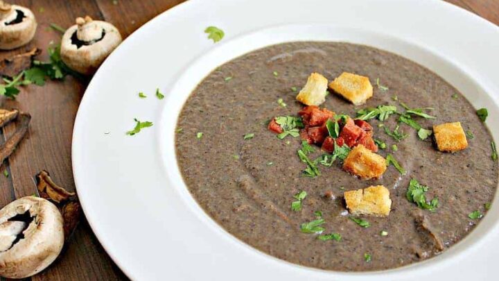 Creamy Mushroom Soup 7 Creamy Mushroom Soup is a lovely easy recipe full of delicious flavors and using fresh ingredients. Delicious served with some warm crusty bread!