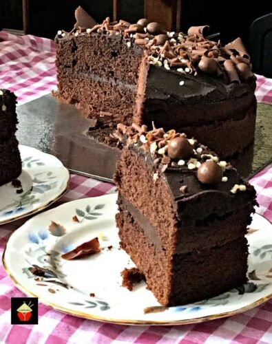 Easy Chocolate Party Cake, a lovely easy cake recipe made from scratch with a lovely chocolate filling. Perfect for chocolate lovers!