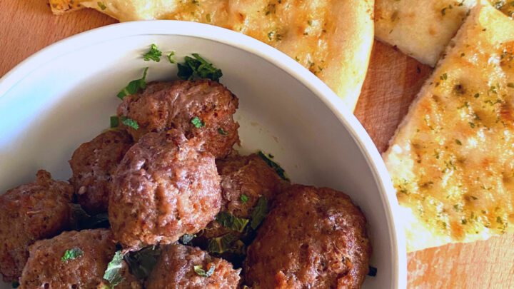 Juicy Homemade MeatballsH