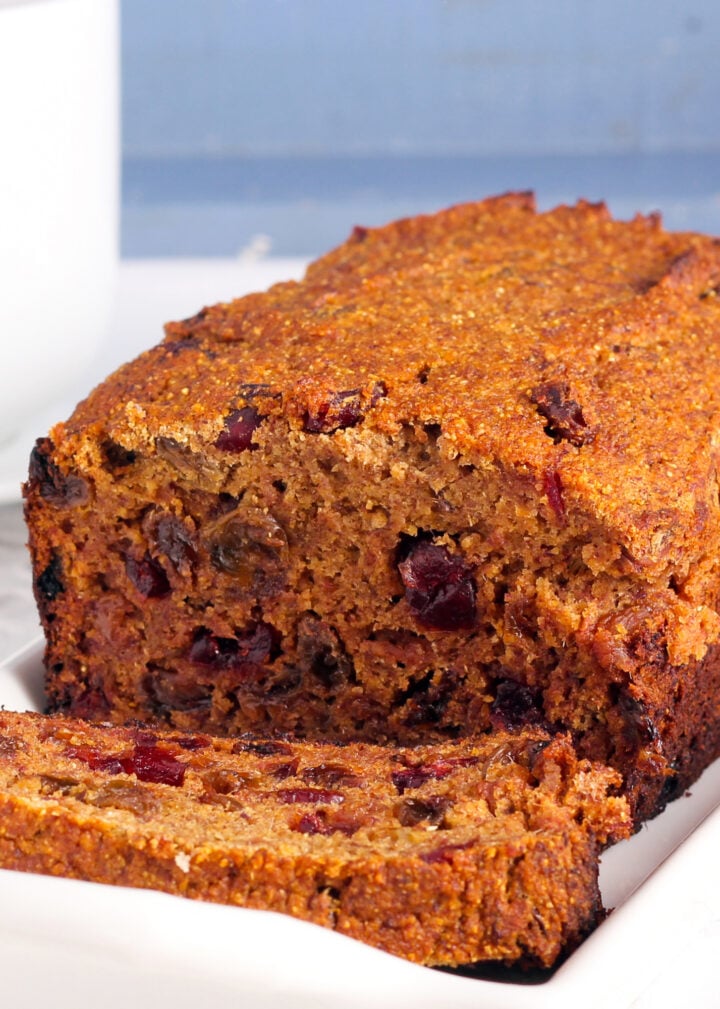 Caribbean Rum Cake 6 Caribbean Rum Cake, an easy delicious recipe! The cake is soft and moist, packed with rum infused raisins and makes for a great Christmas time cake.