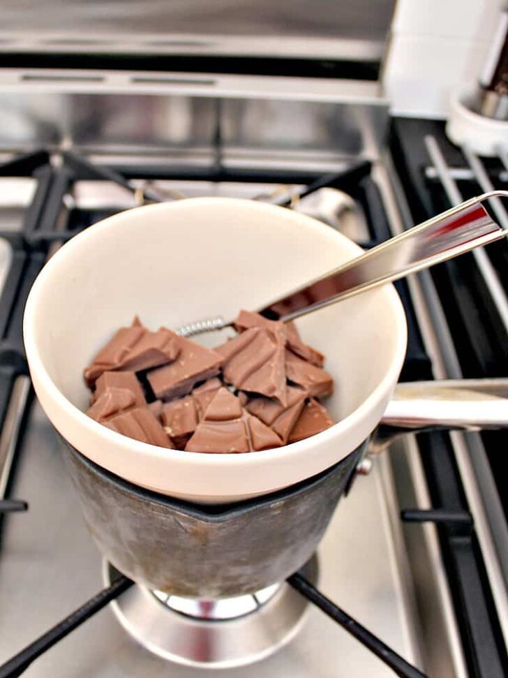 Irish Cream Chocolate Bark, melting chocolate Irish Cream Chocolate Bark, melting chocolate