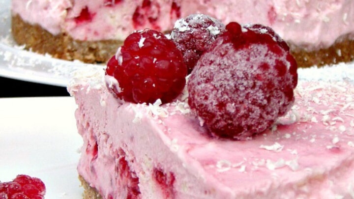 Raspberry and White Chocolate CheesecakeH