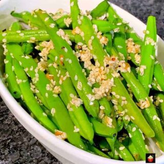 Easy Sesame Garlic Green Beans, a quick and simple side dish, ready in under 10 minutes.