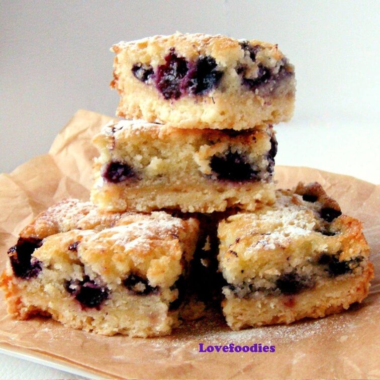 Blueberry Crescent Roll Cheesecake Bars, An easy recipe and so delicious