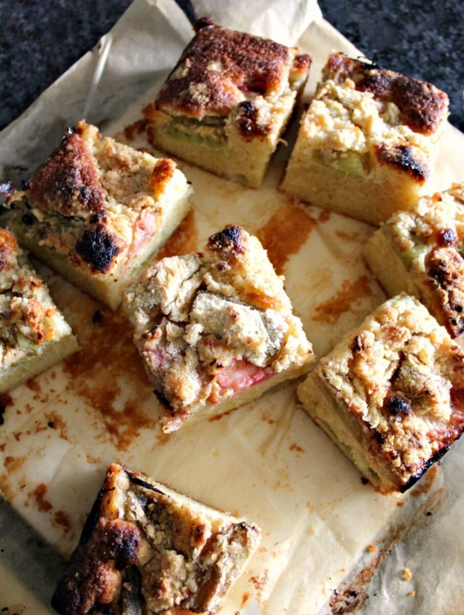 Easy Homemade Rhubarb Cake 6 Easy Homemade Rhubarb Cake. The Best ever rhubarb cake. Quick & easy made from scratch recipe with a delicious cinnamon streusel crumble topping. Great tasting sweet & tangy cake. Great for dessert or tea time