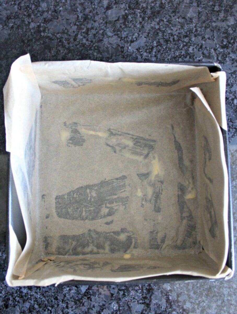 How to line a square loaf pan How to line a square loaf pan