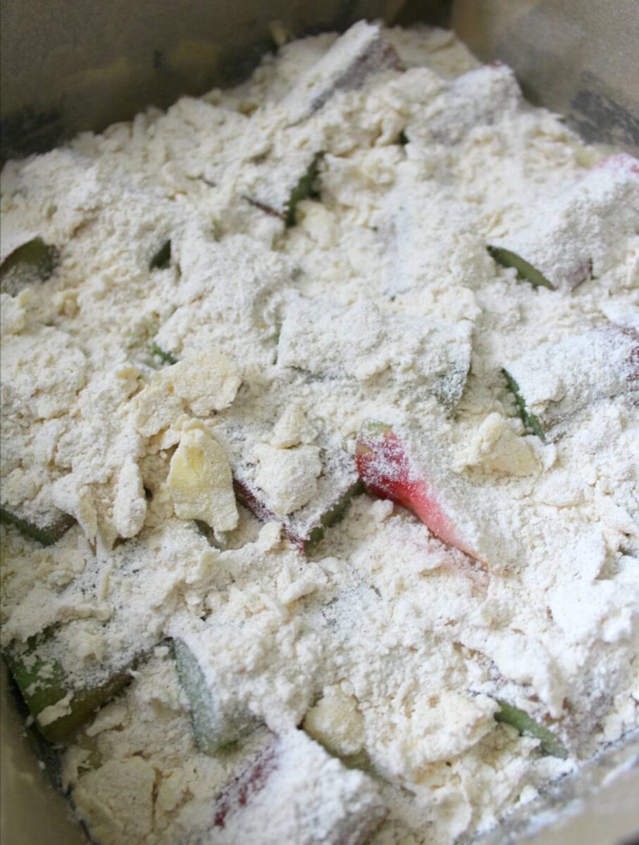 Streusel topping on cake Streusel topping on cake
