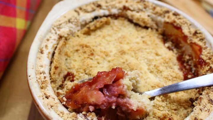 Best Ever Rhubarb Crumble