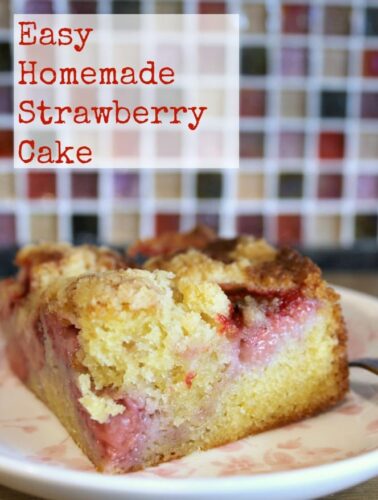 Easy Homemade Strawberry Cake. Quick & easy made from scratch recipe with a delicious streusel crumble topping. Great tasting simple cake recipe. Perfect for dessert or tea time