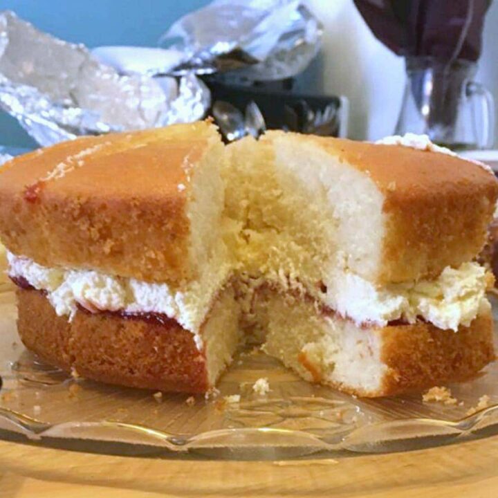 Classic Victoria Sponge Cake Classic Victoria Sponge Cake. Easy recipe for how to make a classic Victoria sponge Cake, a popular British cake, traditionally eaten at afternoon tea.