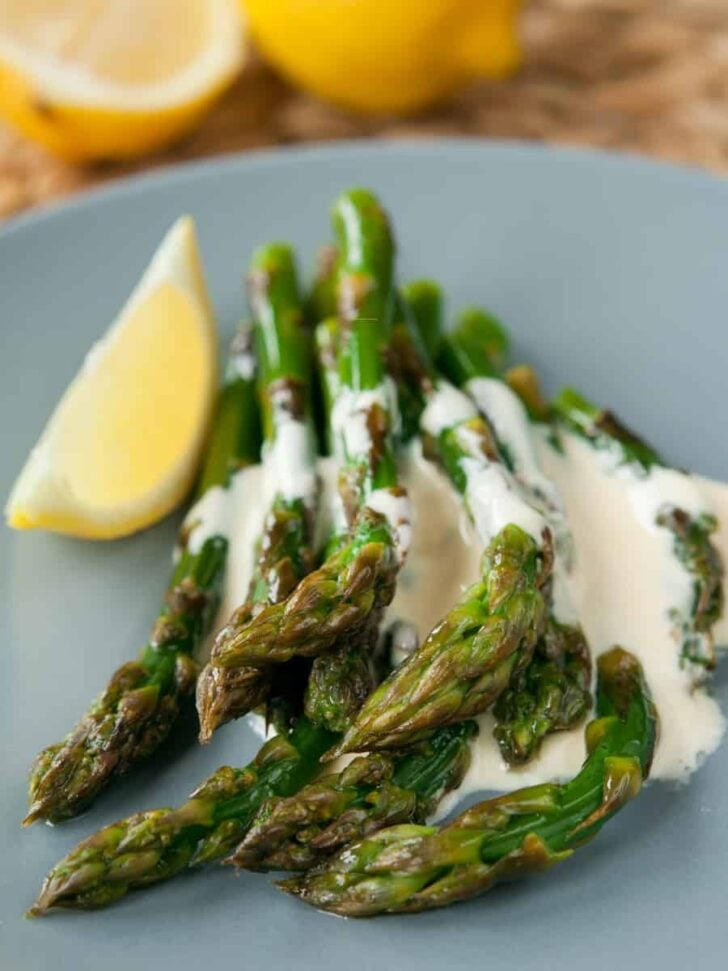 Lemon Garlic Butter Sauce with Asparagus Lemon Garlic Butter Sauce with Asparagus