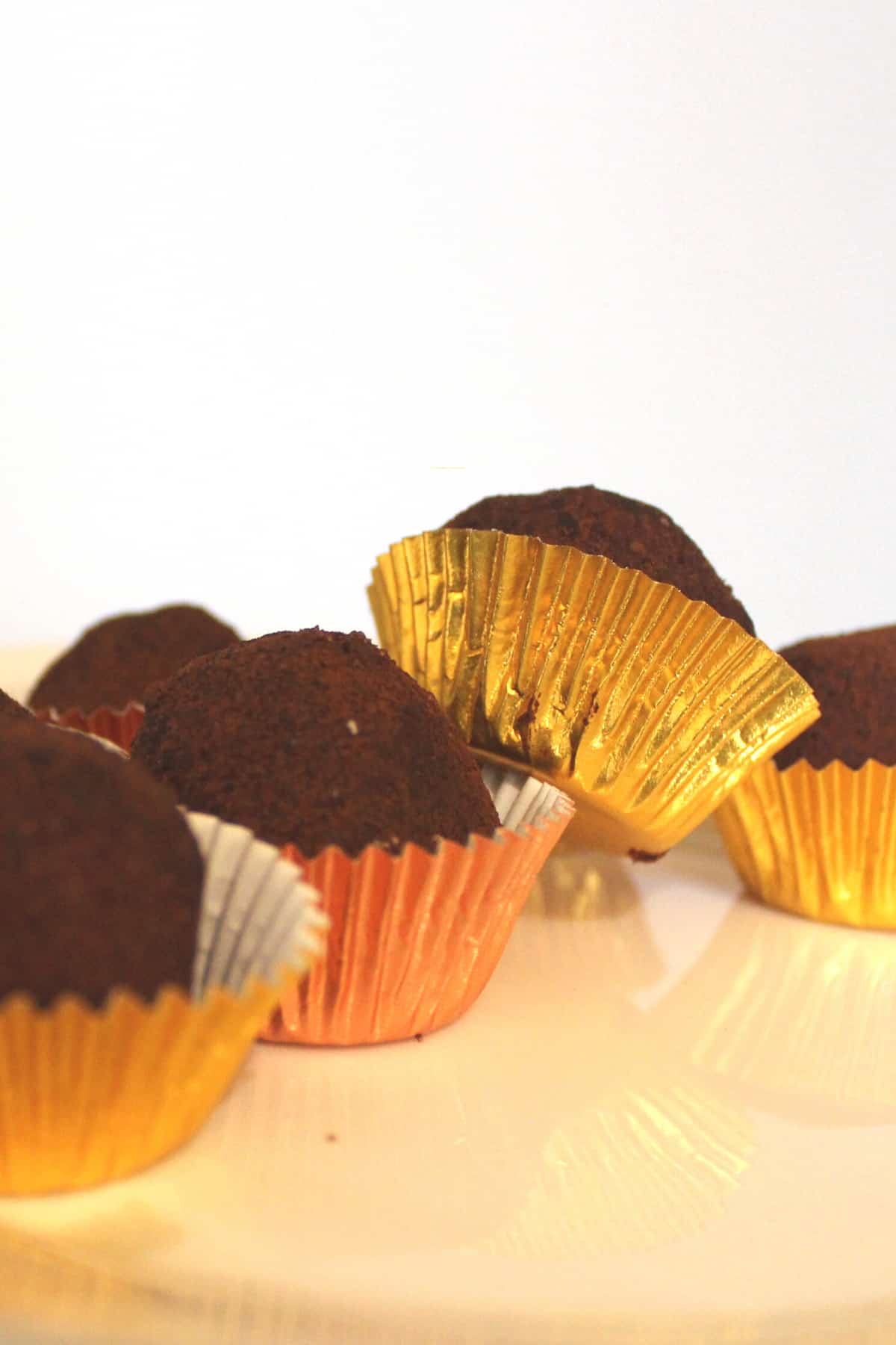 Easy Chocolate Truffles. Creamy, rich homemade chocolate truffles are easy to make and perfect for gifts. Easy Chocolate Truffles. Creamy, rich homemade chocolate truffles are easy to make and perfect for gifts.